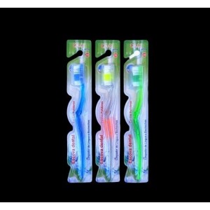 ESCOVA DE DENTE MEDIA GOAL GL0170